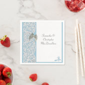 Serviette En Papier Dentelle bleue pastel et blanche mariage tradition (En situation)