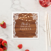 Serviette En Papier Dentelle rustique et lumières à cordes Mariage (En situation)