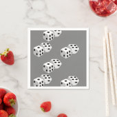 Serviette En Papier Dés sur motif gris (En situation)