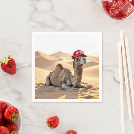 Serviette En Papier Desert Camel Wearing a Retired Cap (En situation)