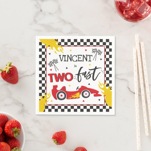 Serviette En Papier Deux fête d'anniversaire rapide Red Race Car 2e an (En situation)