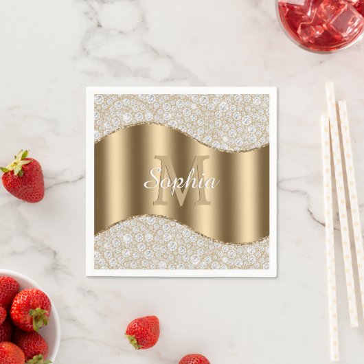Serviette En Papier Diamants, Grand Monogramme Or, Nom De Script Blanc (En situation)