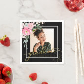 Serviette En Papier Diplômé rose chaud Floral Grad Party photo noir (En situation)