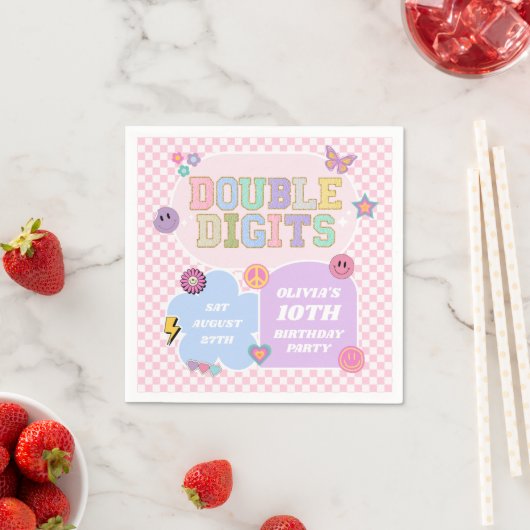 Serviette En Papier Double Chiffres Preppy Patch 10e fête d'anniversai (En situation)