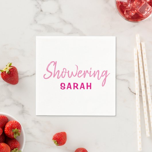 Serviette En Papier Doucher les serviettes Maman-To-Be en rose & blanc (En situation)