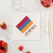 Serviette En Papier Drapeau arménien et Arménie en couleurs de drapeau (En situation)