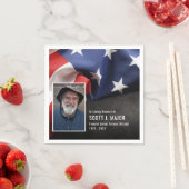 Serviette En Papier Drapeau Patriotique En Mémoire Amoureuse Sympathie (En situation)