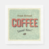 Serviette En Papier Du Café Fraîchement Brassé Y Est Servi (Devant)