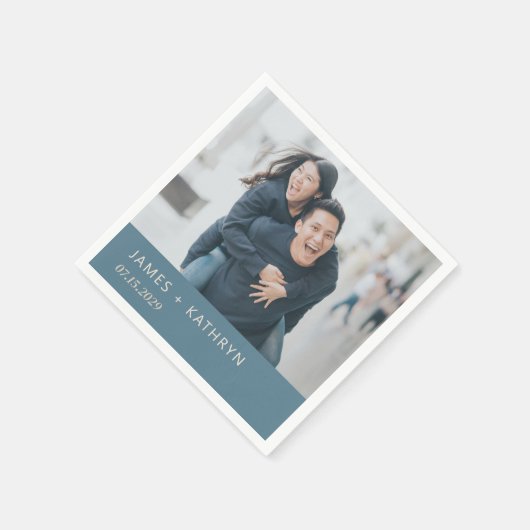 Serviette En Papier Dusty Blue Modern Mariage Photo Nom personnalisé D (Coin)