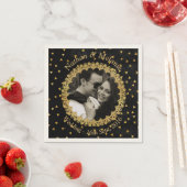 Serviette En Papier Éclats noirs et or (En situation)