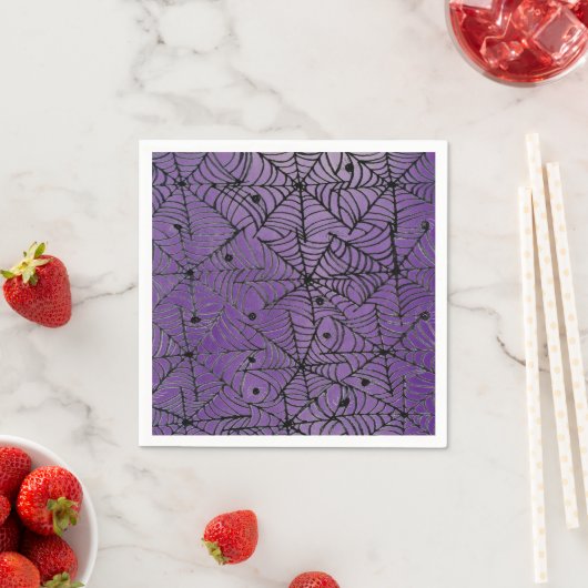 Serviette En Papier Éffrayante Halloween Spider Webs sur violet (En situation)