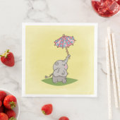 Serviette En Papier Elefante bebé segurando um pequeno guarda-chuva (En situation)