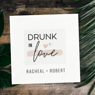 Serviette En Papier Élégant Drunk In Love Parti Mariage moderne couple