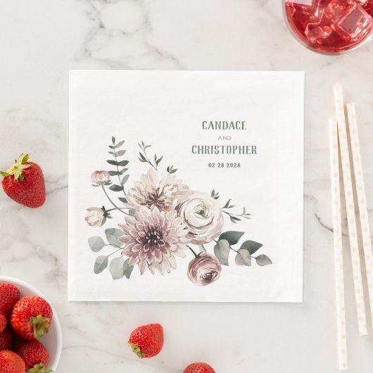 Serviette En Papier Elégant Eucalyptus Blush Rose Ranunculus & Dahlias (En situation)