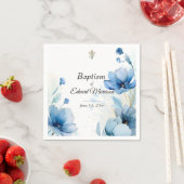 Serviette En Papier Élégant floral Dusty Baptême bleu (En situation)