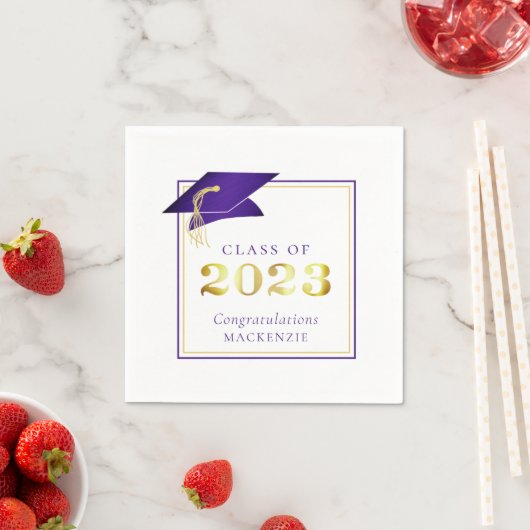 Serviette En Papier Élégant Graduation Purple Faux Gold Foil 2023 (En situation)
