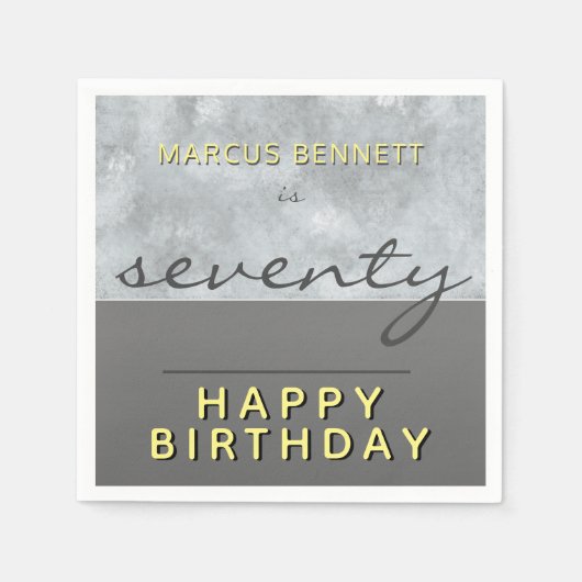 Serviette En Papier Elégant Gris Script Homme Joyeux 70e anniversaire  (Devant)