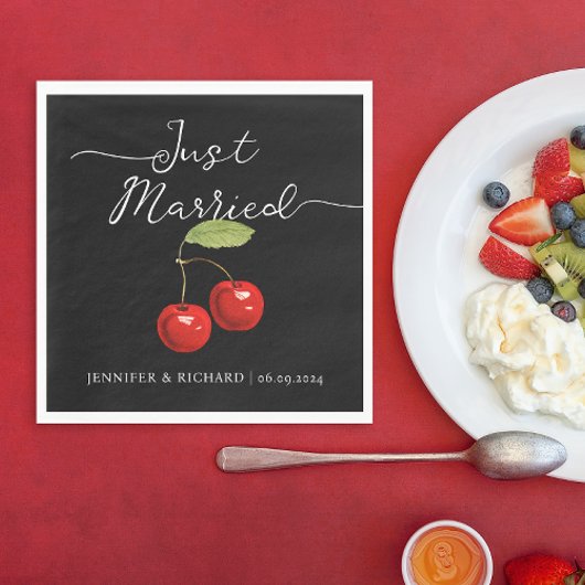 Serviette En Papier Élégant Juste Marié Retro Cherries Mariage noir