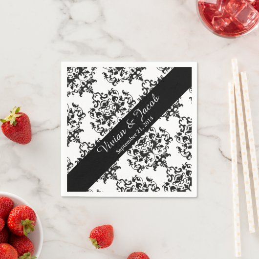 Serviette En Papier Élégant Mariage damassé noir et blanc Napkin (En situation)