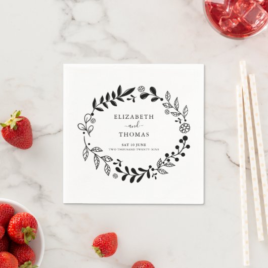 Serviette En Papier Élégant Mariage Floral noir et blanc (En situation)