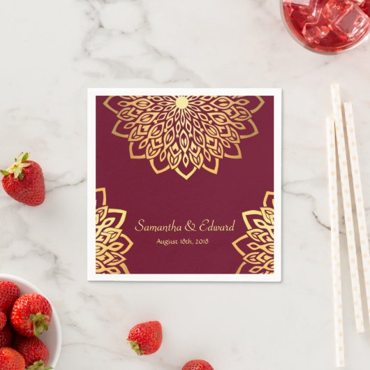 Serviette En Papier Élégant Mariage Gold Burgundy (En situation)