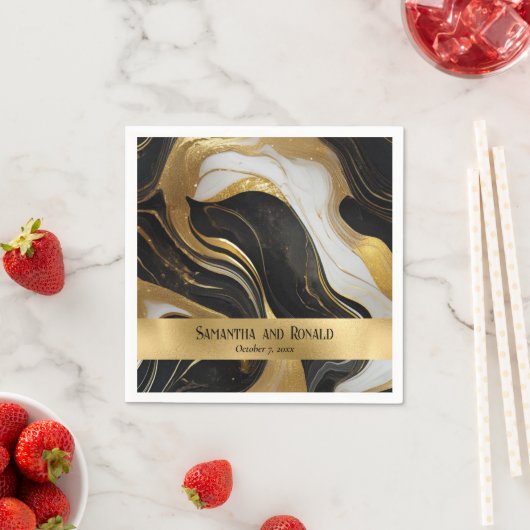 Serviette En Papier Elégant Mariage marbré Faux Gold, noir et blanc (En situation)