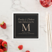 Serviette En Papier Élégant Monogramme Mariage Black Gold (En situation)