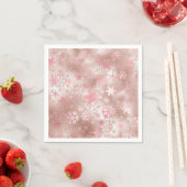 Serviette En Papier Élégant Motif de flocon de neige en cuivre et rose (En situation)