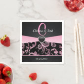 Serviette En Papier Élégant motif floral noir et rose (En situation)