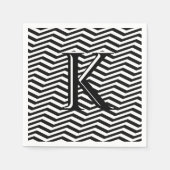 Serviette En Papier Élégant noir blanc Chevron Stripe Monogramme perso (Devant)
