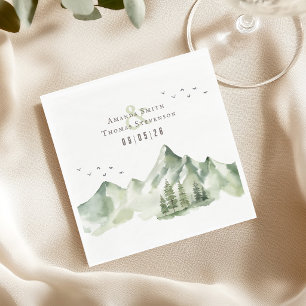 Serviette En Papier Elégant paysage de montagne verdoyant et serein