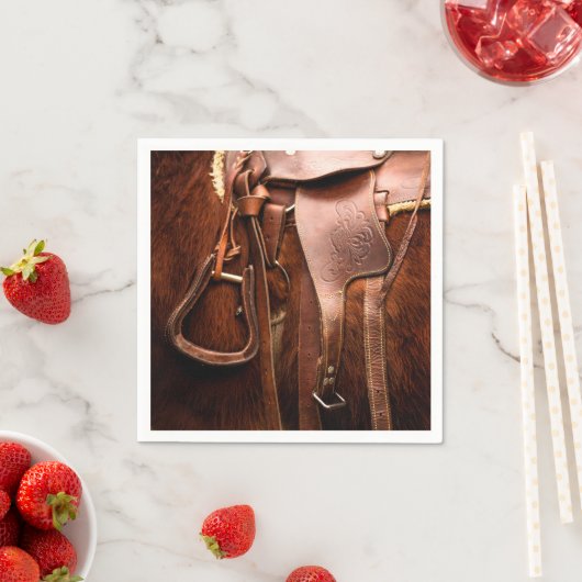 Serviette en papier élégant pour selle de cheval (En situation)