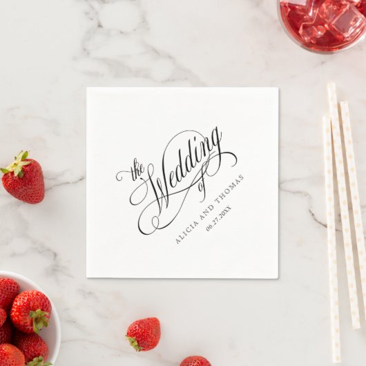Serviette En Papier Élégant Script Flouris Mariage en blanc (En situation)