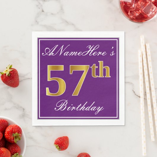 Serviette En Papier Elégant violet, Faux Gold 57ème anniversaire + Nom (En situation)