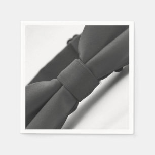 Serviette en papier élégante avec noeud papillon n
