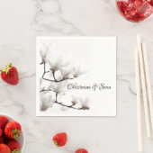 Serviette En Papier Elégante couleur florale de Magnolia noir et blanc (En situation)