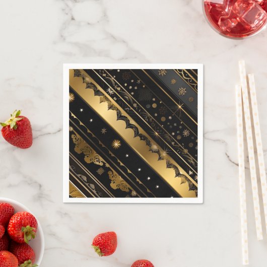 Serviette En Papier Élégante Diagonale Noir Et Or (En situation)