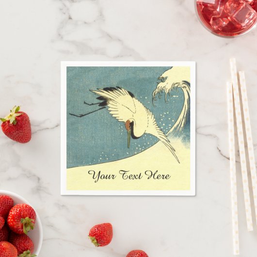 Serviette En Papier Élégante grue blanche noire survolant la vague océ (En situation)