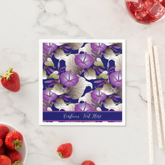 Serviette En Papier Élégante Lavande Violette Fleurs Florales Personna (En situation)