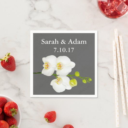 Serviette En Papier Elégante Orchidées Blanches et Mariage gris moyen (En situation)