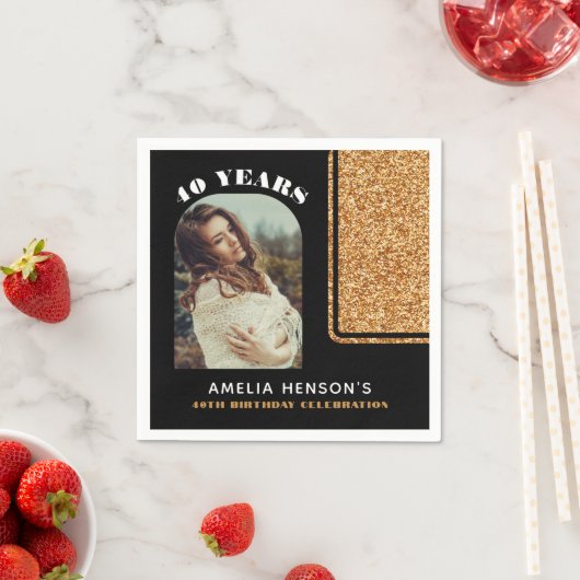 Serviette En Papier Elégante Parties scintillant d'or noir Photo 40e a (En situation)