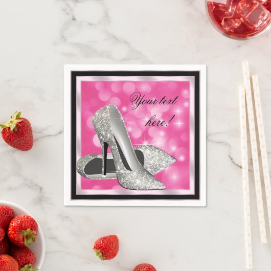 Serviette En Papier Élégante Parties scintillant rose argent talon hau (En situation)