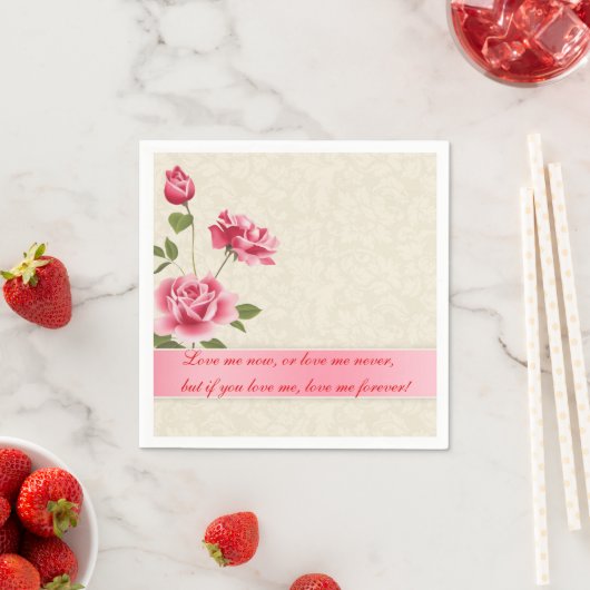 Serviette En Papier Elégante Roses Roses Rose Plush Damas Blanches (En situation)