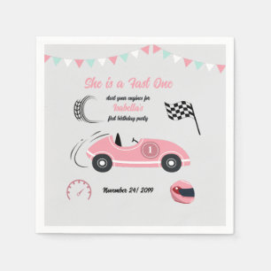 Serviette En Papier Elle est une voiture de course rose festive pour a