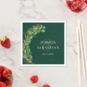 Serviette En Papier Emerald Green et Gold Eucalyptus Mariage élégant (En situation)
