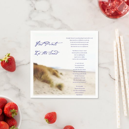 Serviette En Papier empreintes dans le sable (En situation)