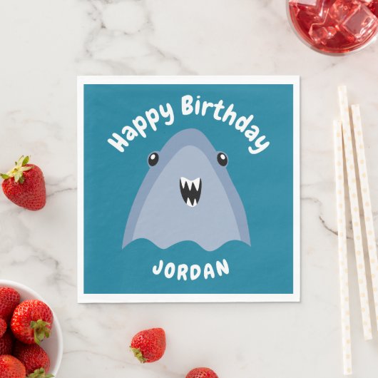 Serviette En Papier Enfants D'Anniversaire Du Requin En Mer (En situation)
