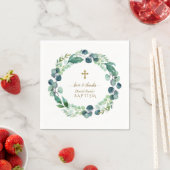 Serviette En Papier Eucalyptus verdure Wreath Gold Cross Baptême (En situation)