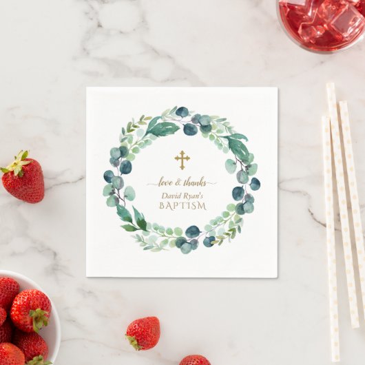 Serviette En Papier Eucalyptus verdure Wreath Gold Cross Baptême (En situation)