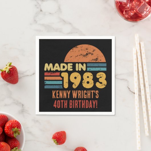 Serviette En Papier Fait En 1983 40e Anniversaire (En situation)
